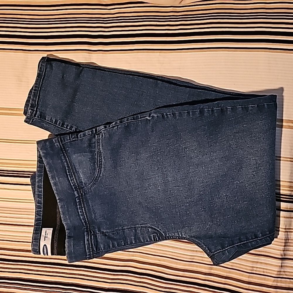 Old Navy skinny Jean mid Rise. 27" inseam